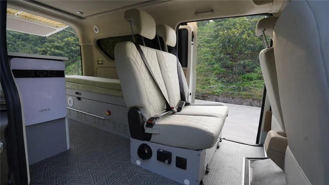 月28亮相成都房车展小身材大空间新葡京几万元的两层钓鱼神车11(图5) 月28亮相成都房车展小身材大空间新葡京几万元的两层钓鱼神车11(图5)